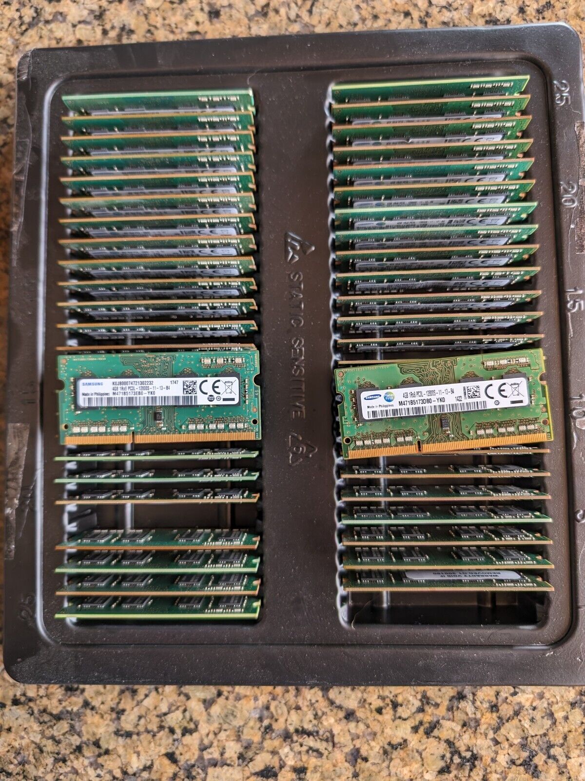 Lot of 50 4 GB DDR3L Samsung ram 12800S 11-13-B4