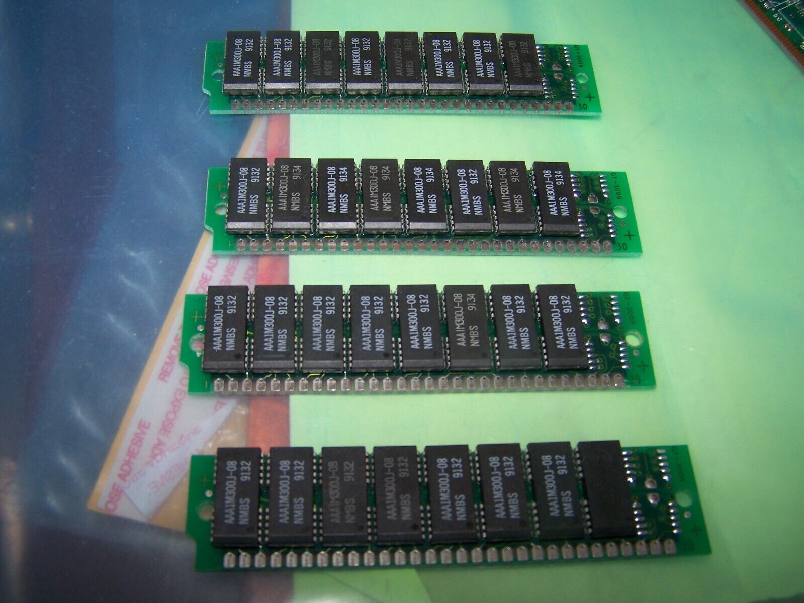 Apple Macintosh eight chip 30 pin 4MB (1MB x 4 80NS RAM) pulled from Mac IIsi.