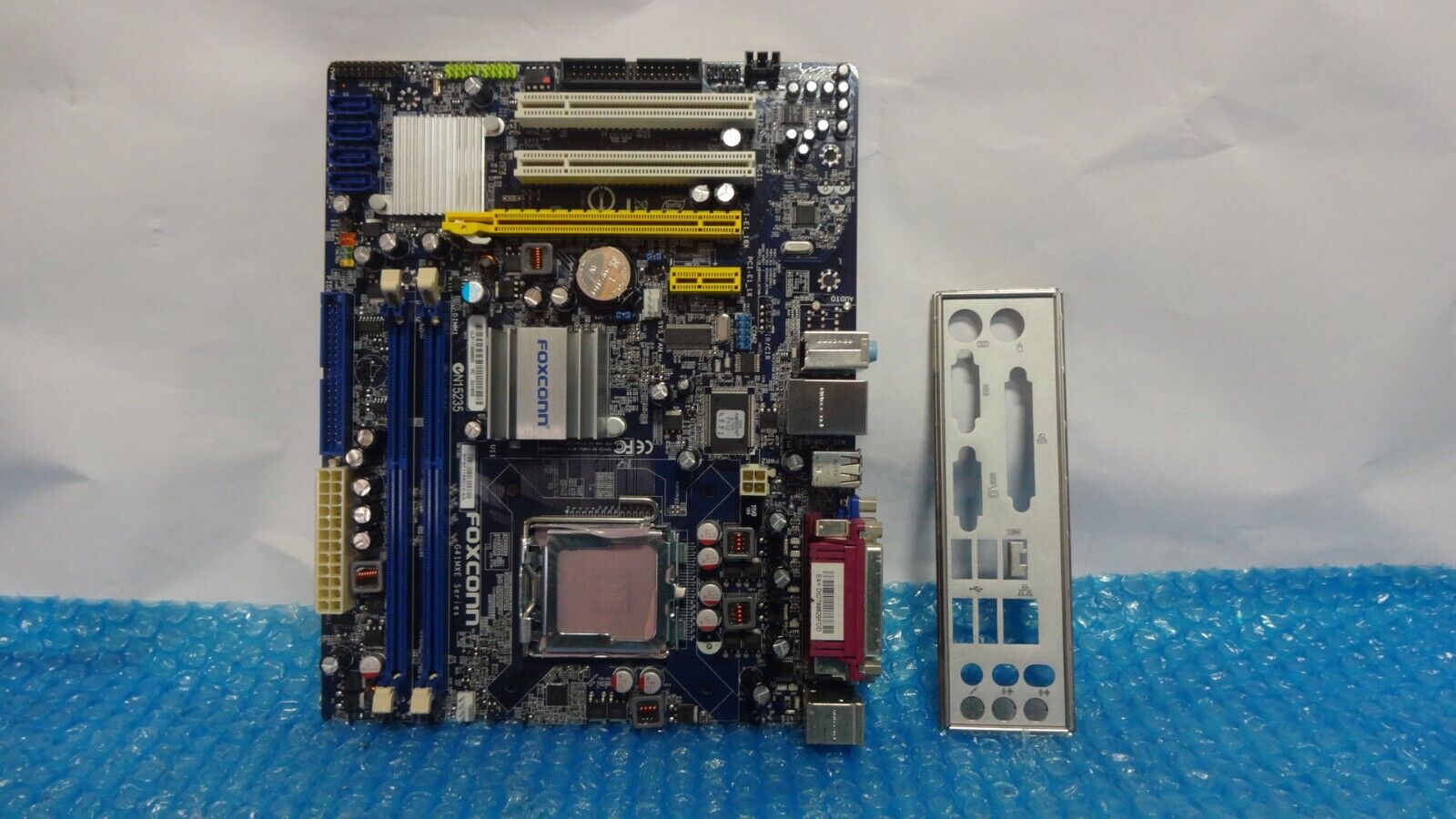 Foxconn G41MXE Socket LGA775 DDR3 PCI-E Micro ATX Motherboard With I/O Shield