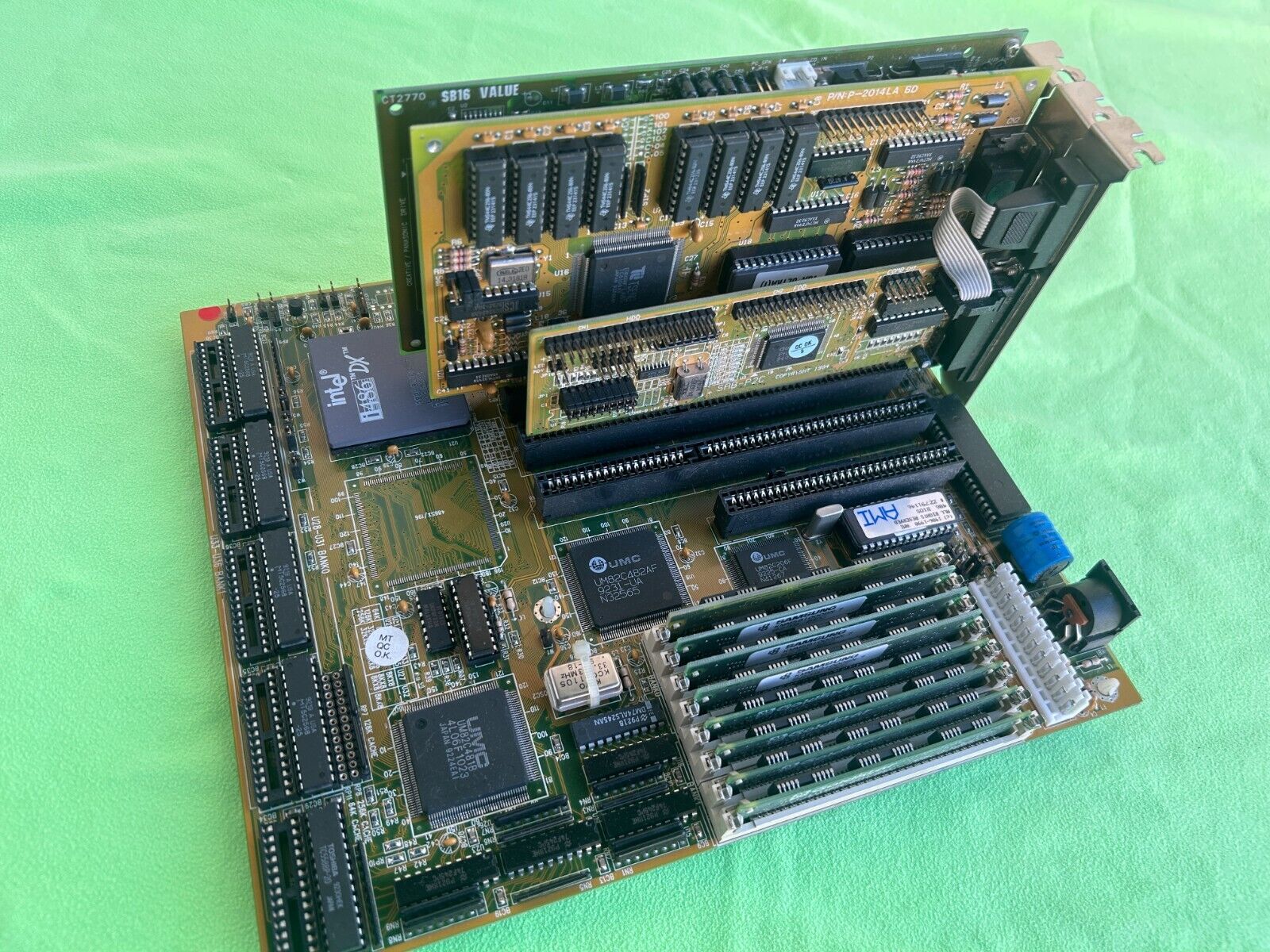 VINTAGE MOTHERBOARD INTEL 486 33 MHZ. WITH CPU RAM AND 3 CARDS