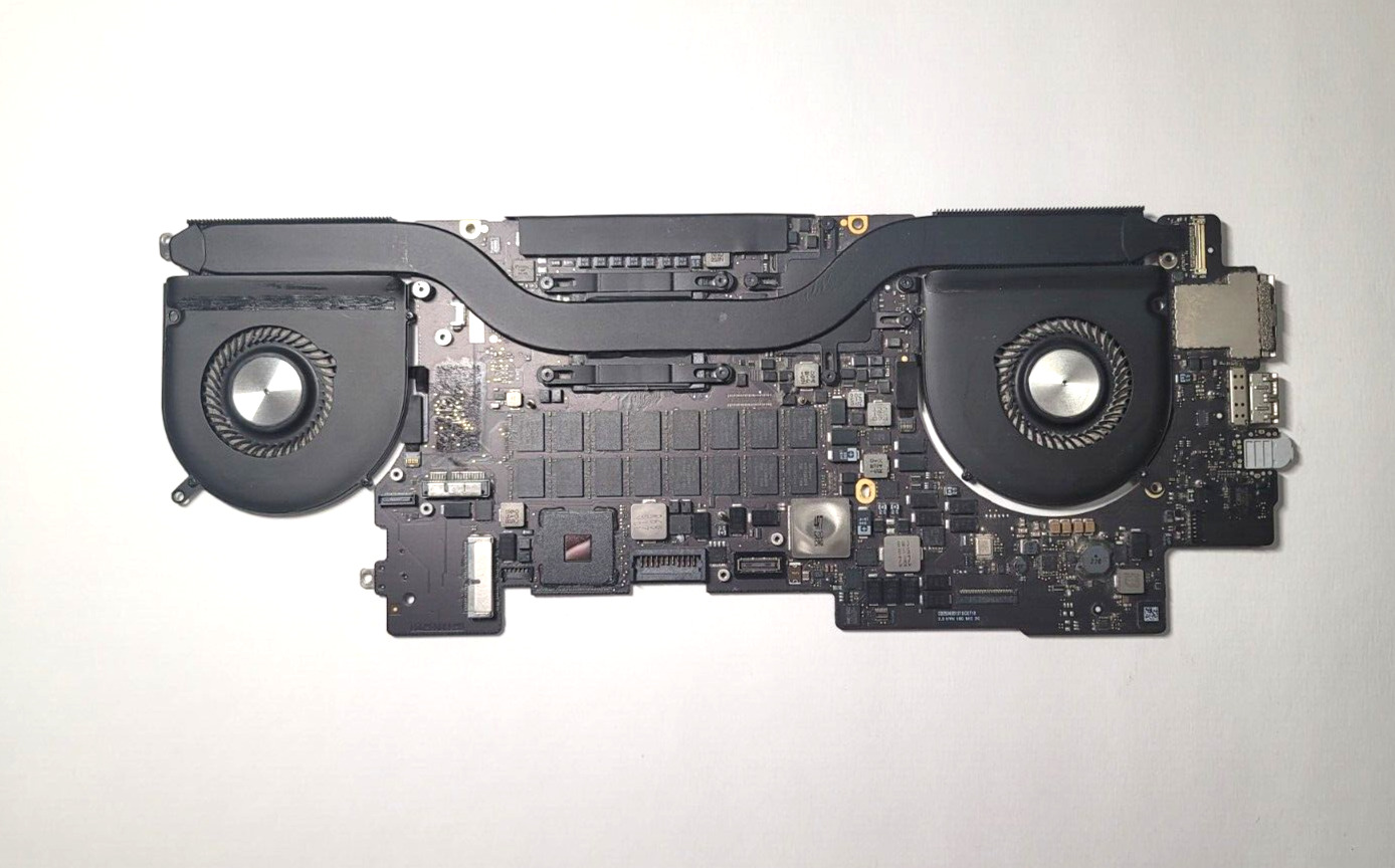 Apple MacBook Pro A1398 Mid-2015 i7 2.5 GHz 16GB RAM Logic Board DG 820-00138-A