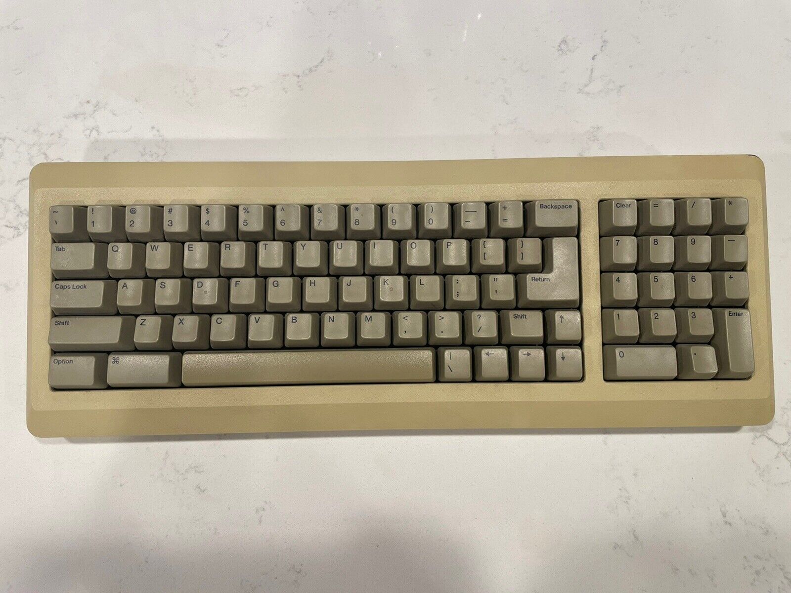 Vintage Apple Macintosh Plus Keyboard M0110A - UNTESTED