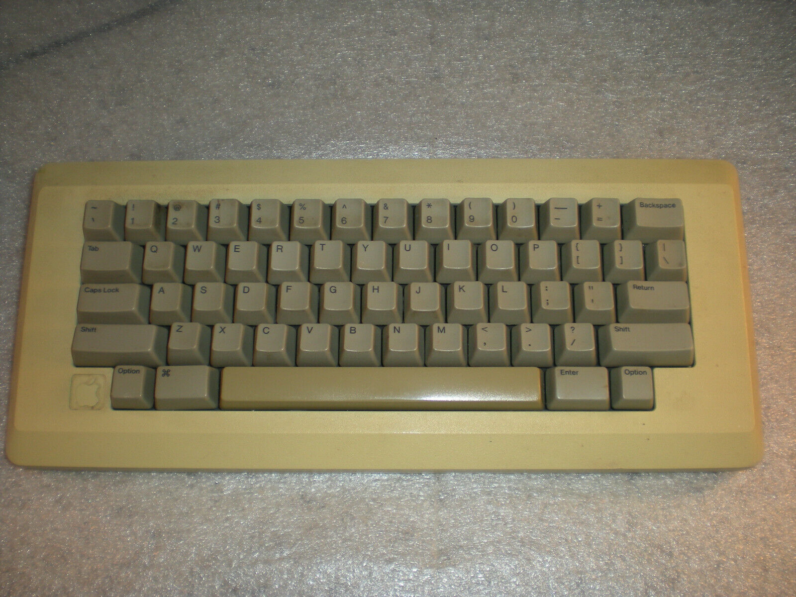 Vintage Apple Macintosh Mac 128K/512K Keyboard M0110 ASIS UNTESTED