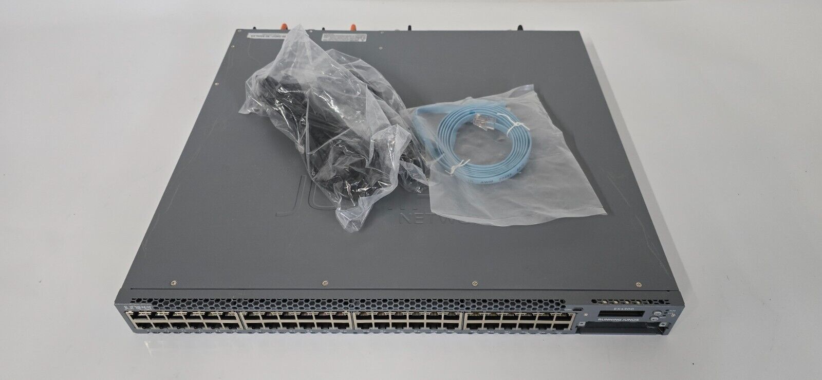 Juniper Networks EX4300-48T 48 Port Gigabit 4 QSFP 40G 2xPSU AFO Network Switch