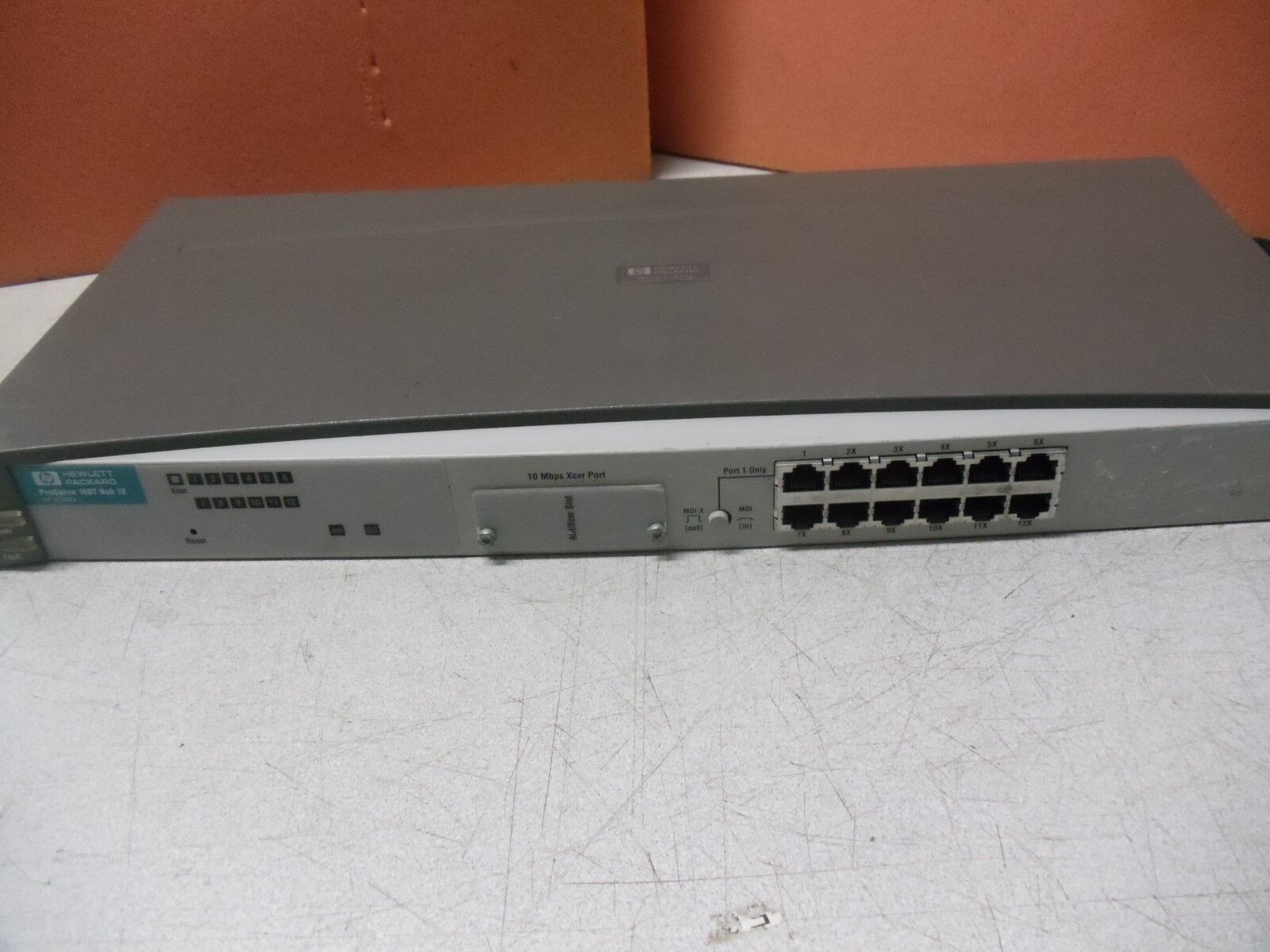 Hewlett Packard J3300A ProCurve 10BT Hub 12 Port Network Switch Server 