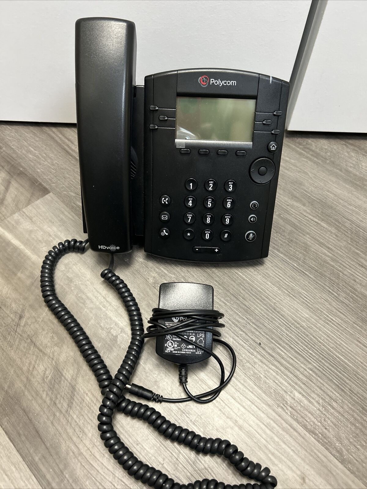 Polycom VVX310 VVX 310 6-Line Business VoIP Media Phone 2201-46161-001