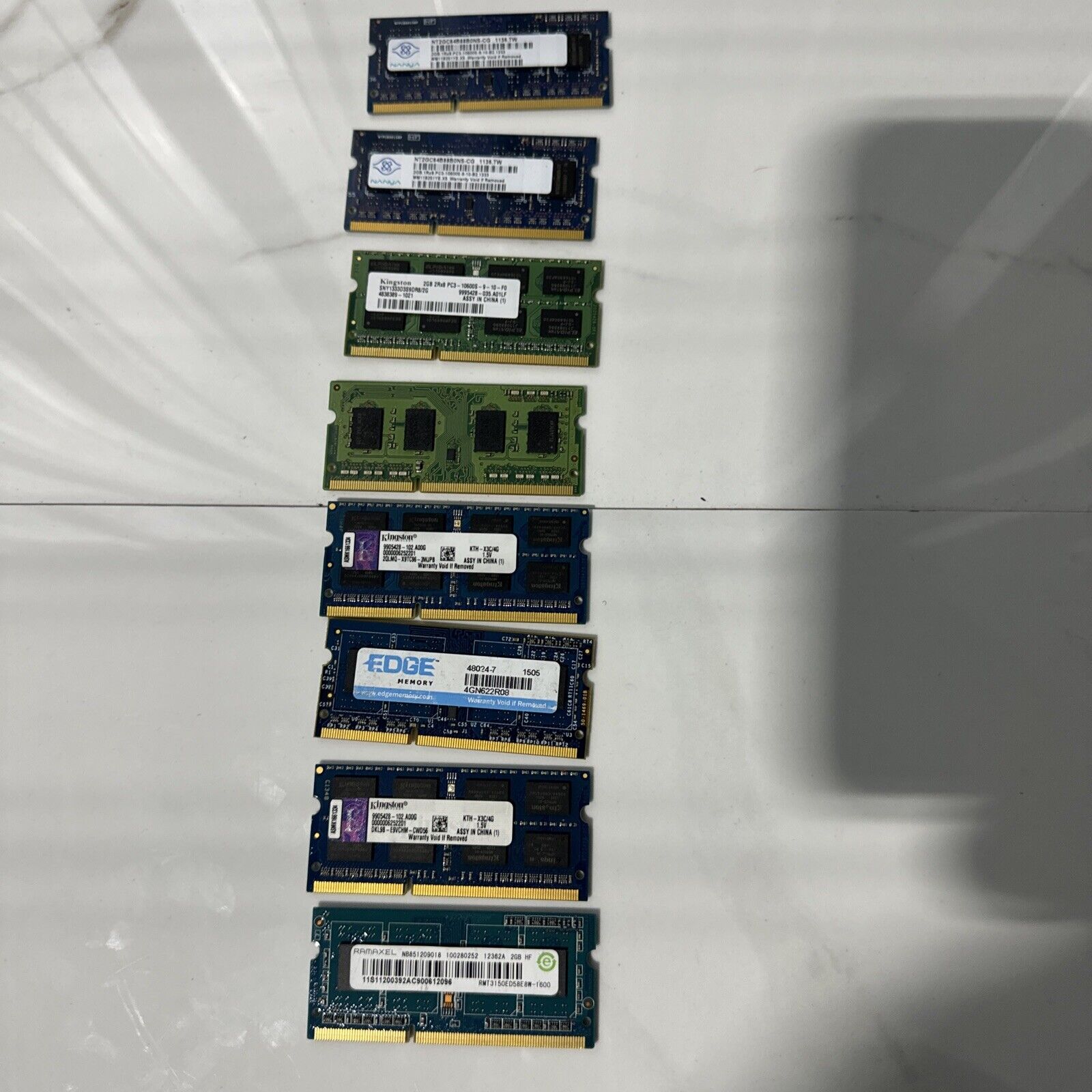 lot of 8 ddr3 2gb ram for laptops 