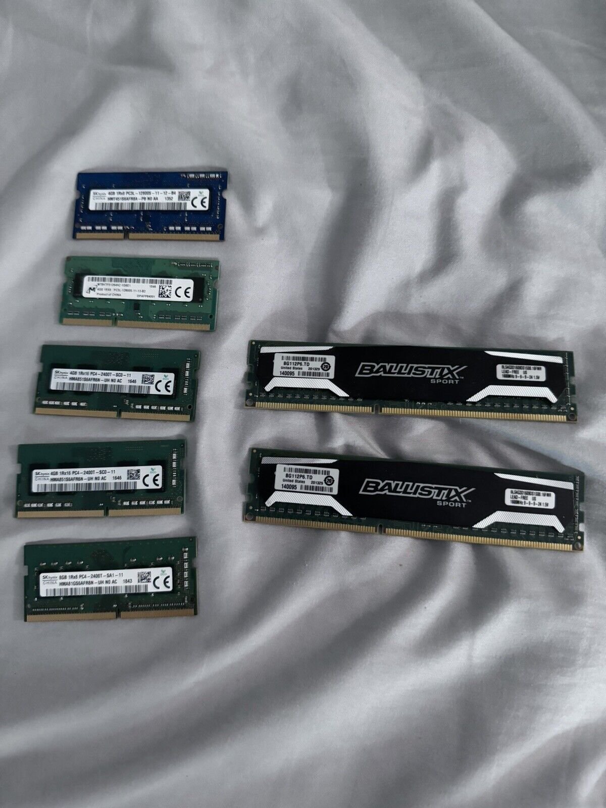 lot of 7 Various memory sticks laptops pc - See Pictures. 4gb Or 8 Gb