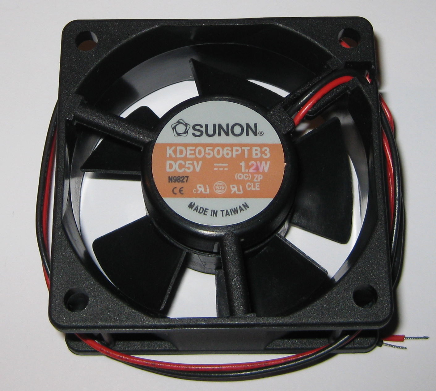 Sunon 60 mm Quiet Fan - 5 V - 16 CFM - 3300 RPM - KDE0506 - 4 to 6 VDC - 1.2 W