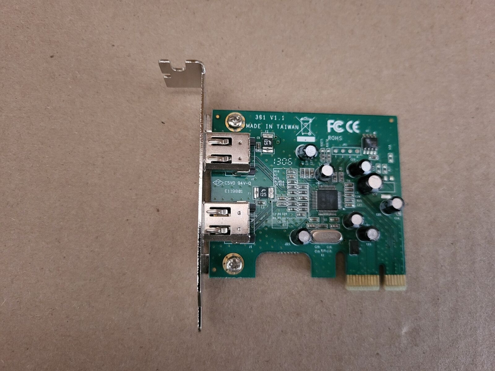 STARTECH PEX1394A2V 2 PORT 1394A PCI EXPRESS FIREWIRE CARD LOW PROFILE V4-1(4)