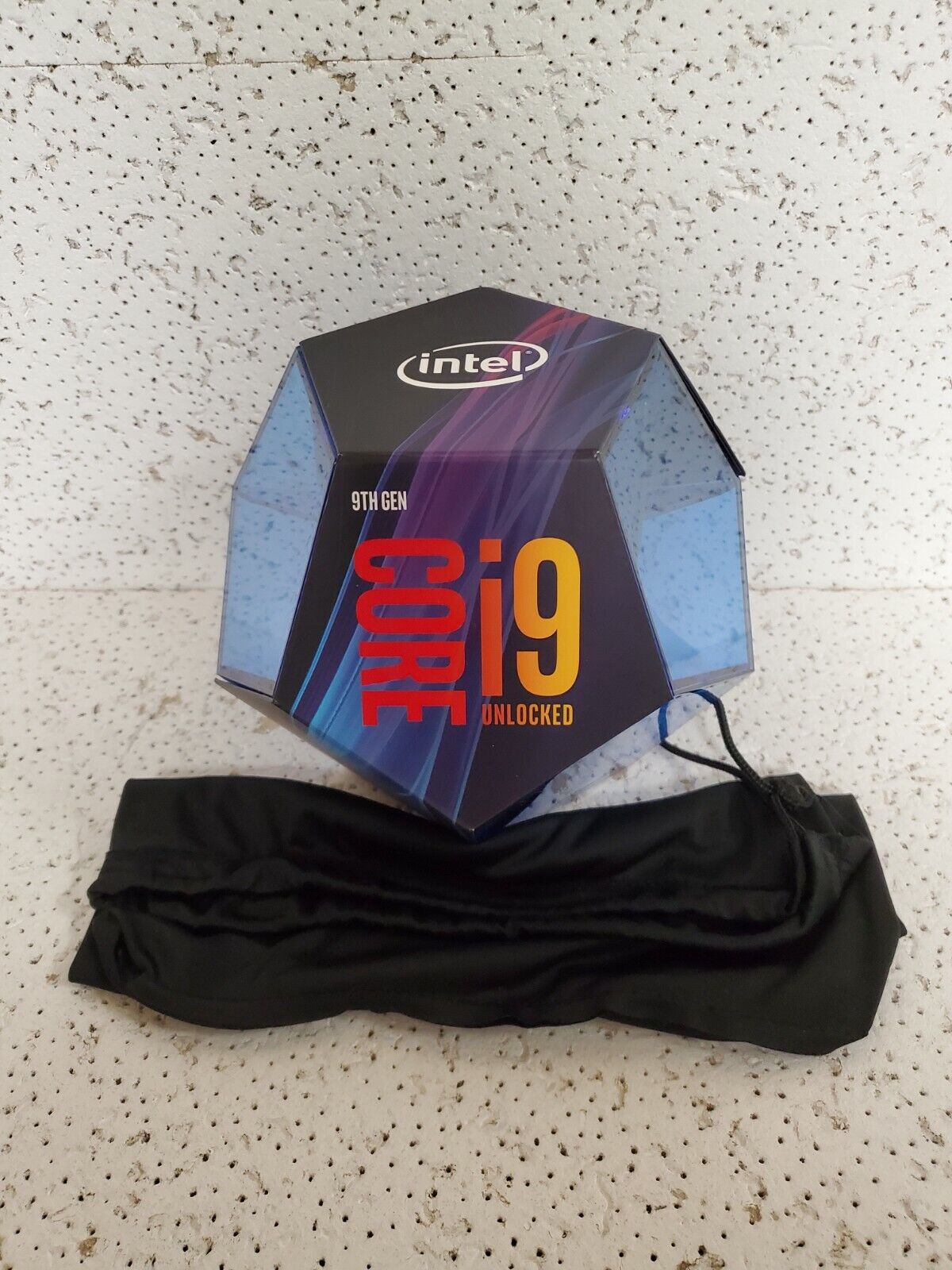 Intel Core i9-9900K 3.6 GHz Eight-Core LGA 1151 Processor
