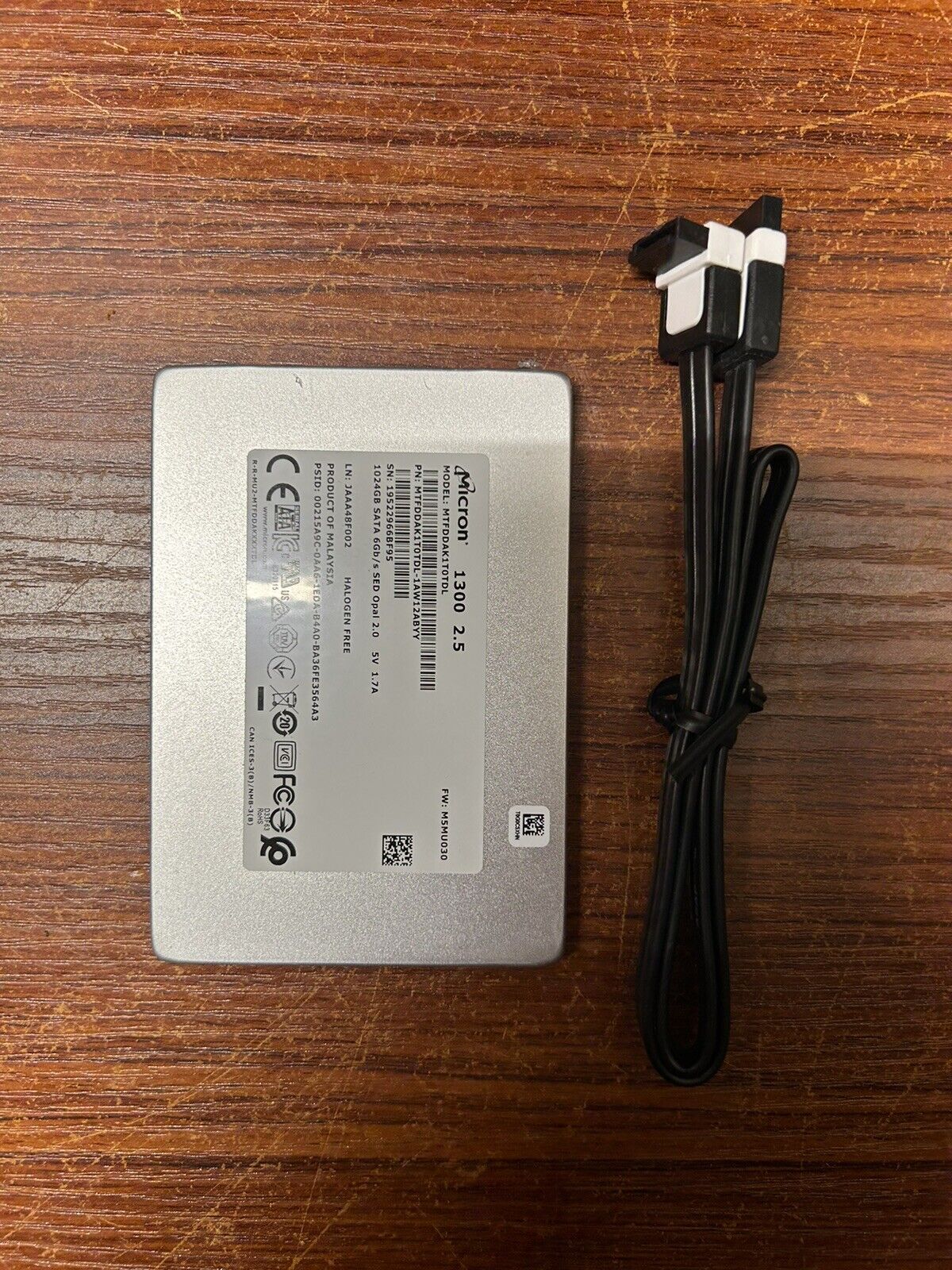 Micron 1300 2.5 1TB SATA SSD (MTFDDAK1T0TDL) + SATA Cable