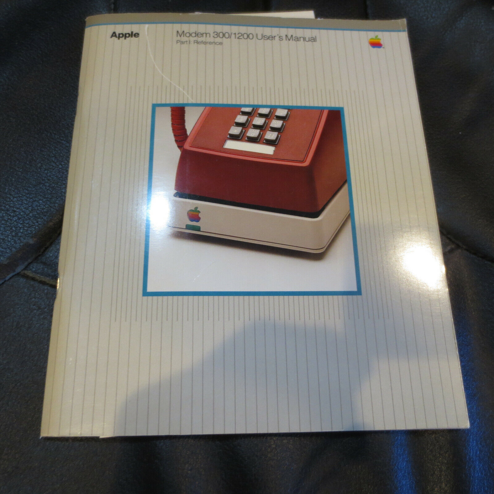 Vintage Apple Modem 300/1200 User\'s Manual, 1983