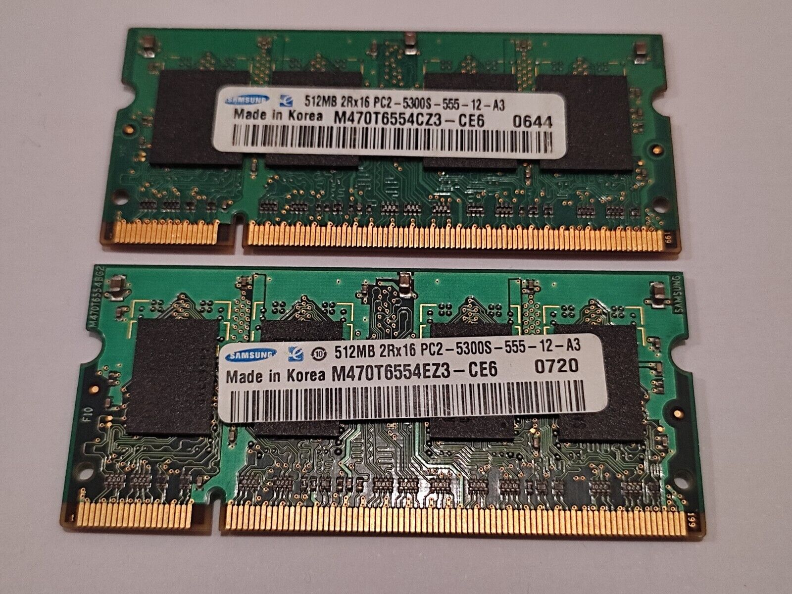 2x 512 MB Samsung PC2-5300 SODIMM DDR2 M470T6554EZ3-Ce6