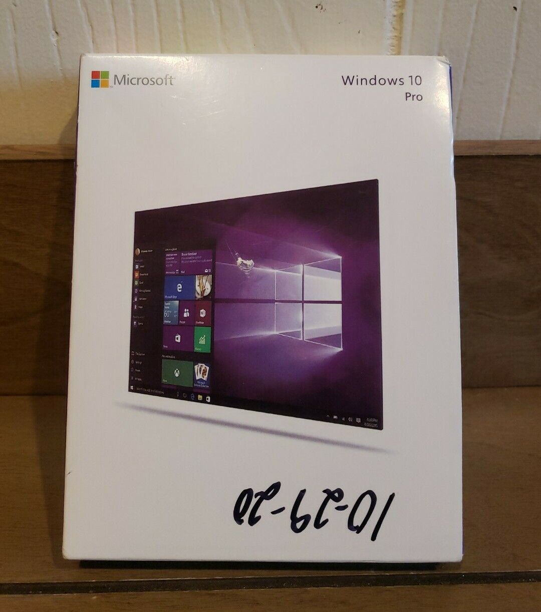 Microsoft Windows 10 Pro 32/64 Bit Flash Drive (FQC08789)