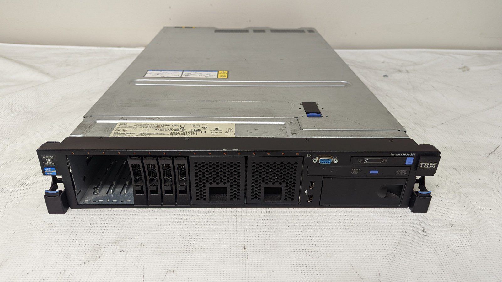IBM x3650 M4 2x Xeon E5-2670 2.6ghz 16-Core / 64GB / M5110e / 2x PSU