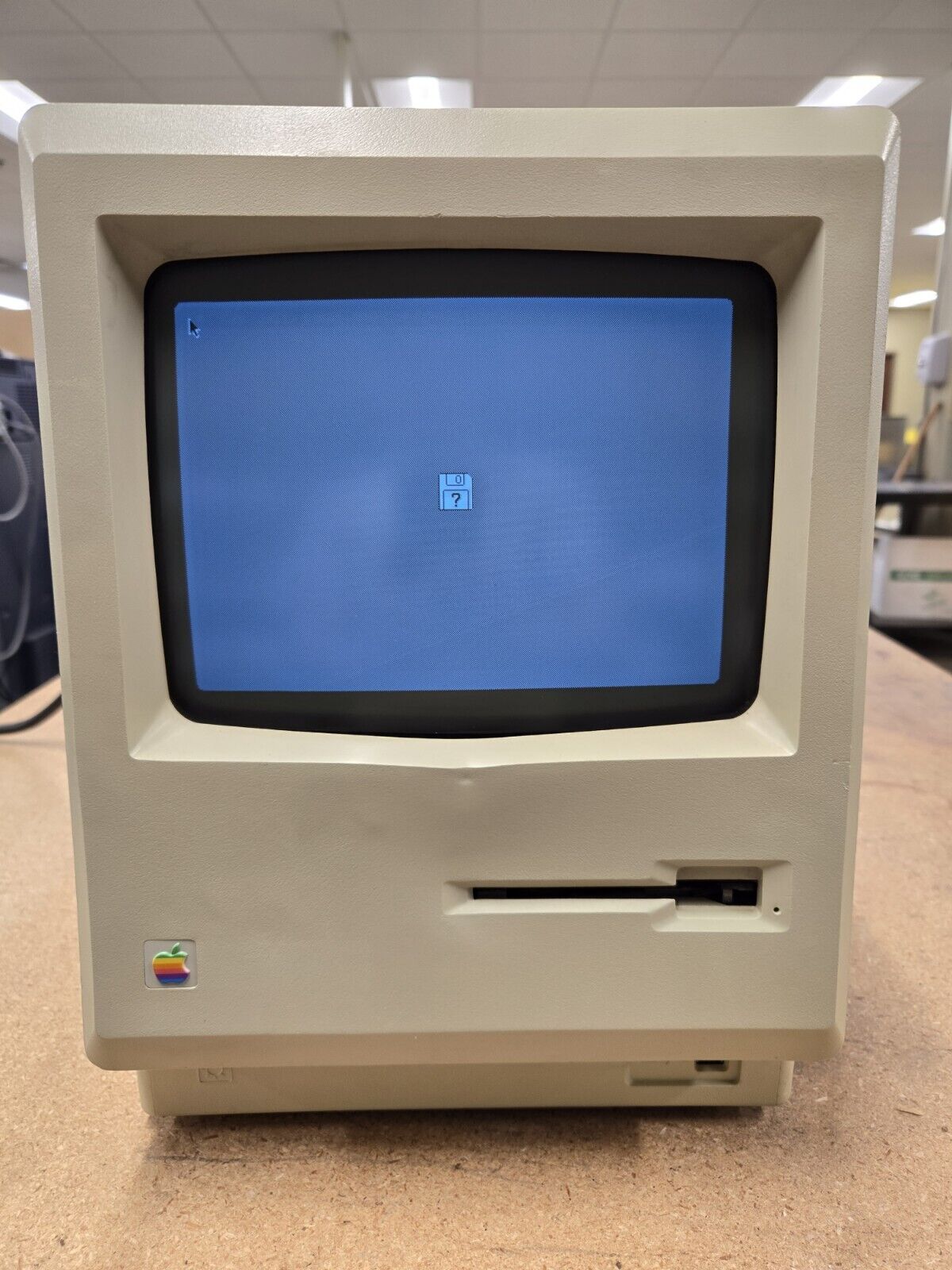 Vintage Apple Macintosh Plus 1MB Desktop Computer - M0001A Powers On NO DRIVE