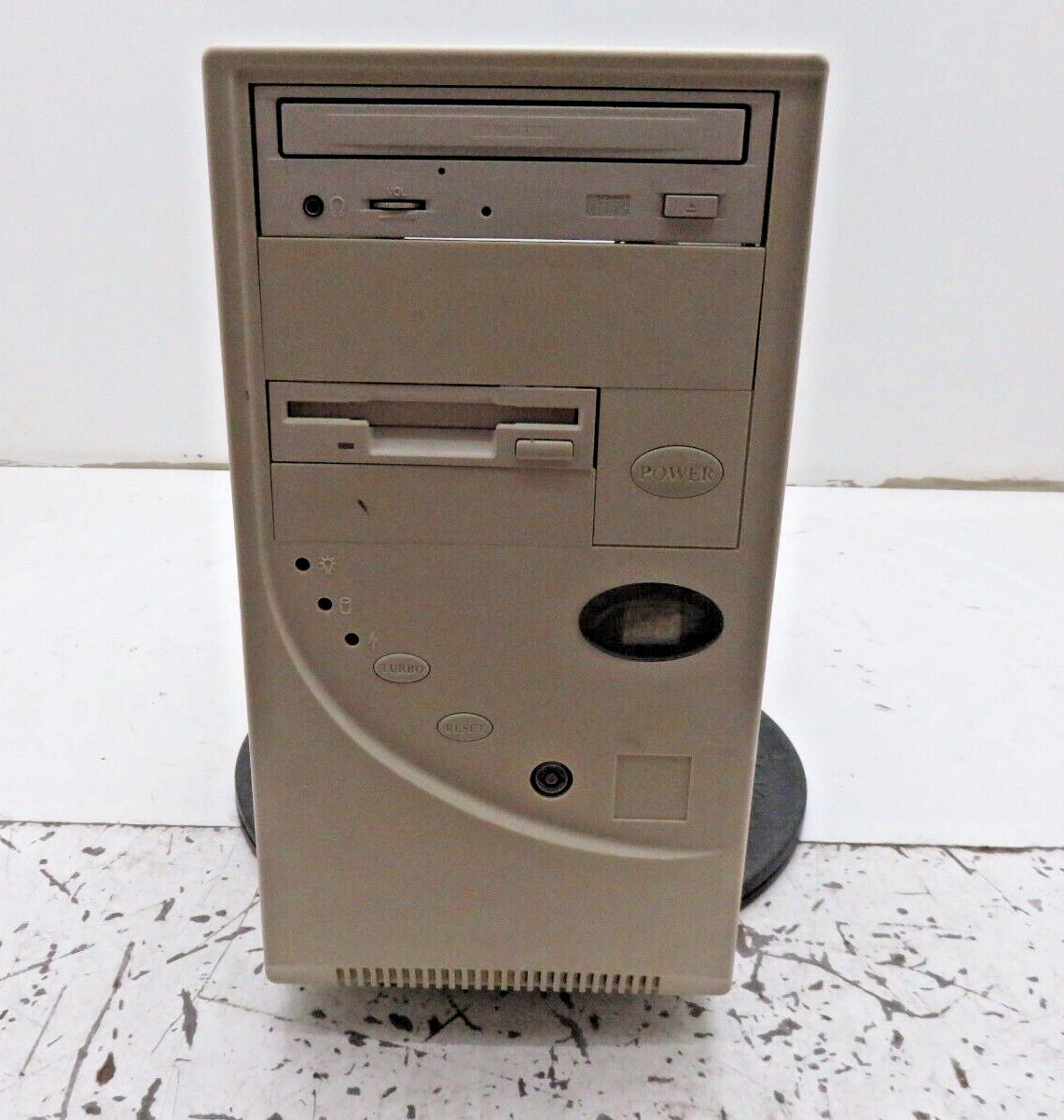 Vintage Retro PC Case Beige AT Computer Sleeper Gaming Case