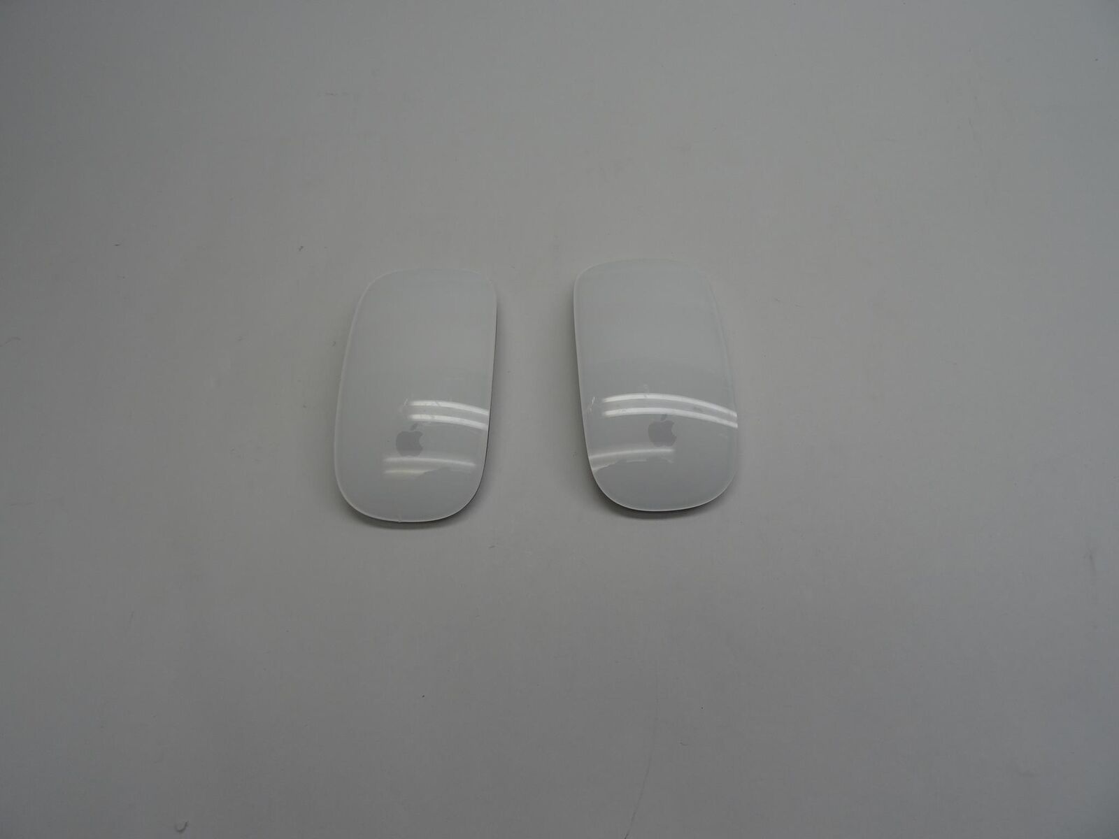 APPLE MAGIC A1657 (MLA02ZM/A) WIRELESS MOUSE(LOT OF 2)