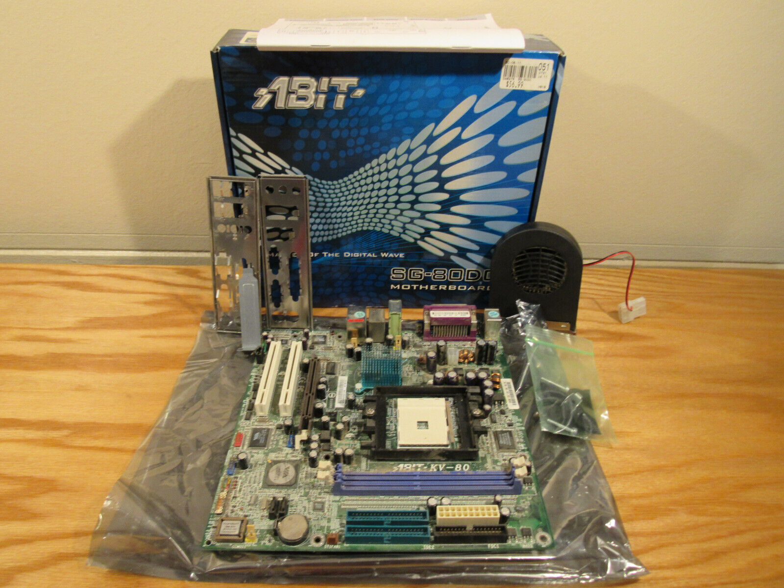ABIT KV-80 , Socket 754, -Dusty-Untested AMD Motherboard + BOX FOR SG-80DC