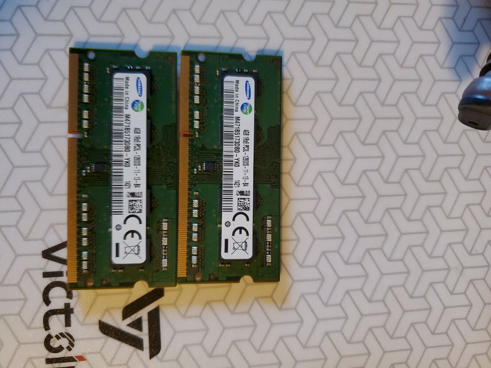 Samsung 4GB 1Rx8 PC3L-12800S-11-13-B4 RAM SODIMM (Renewed)
