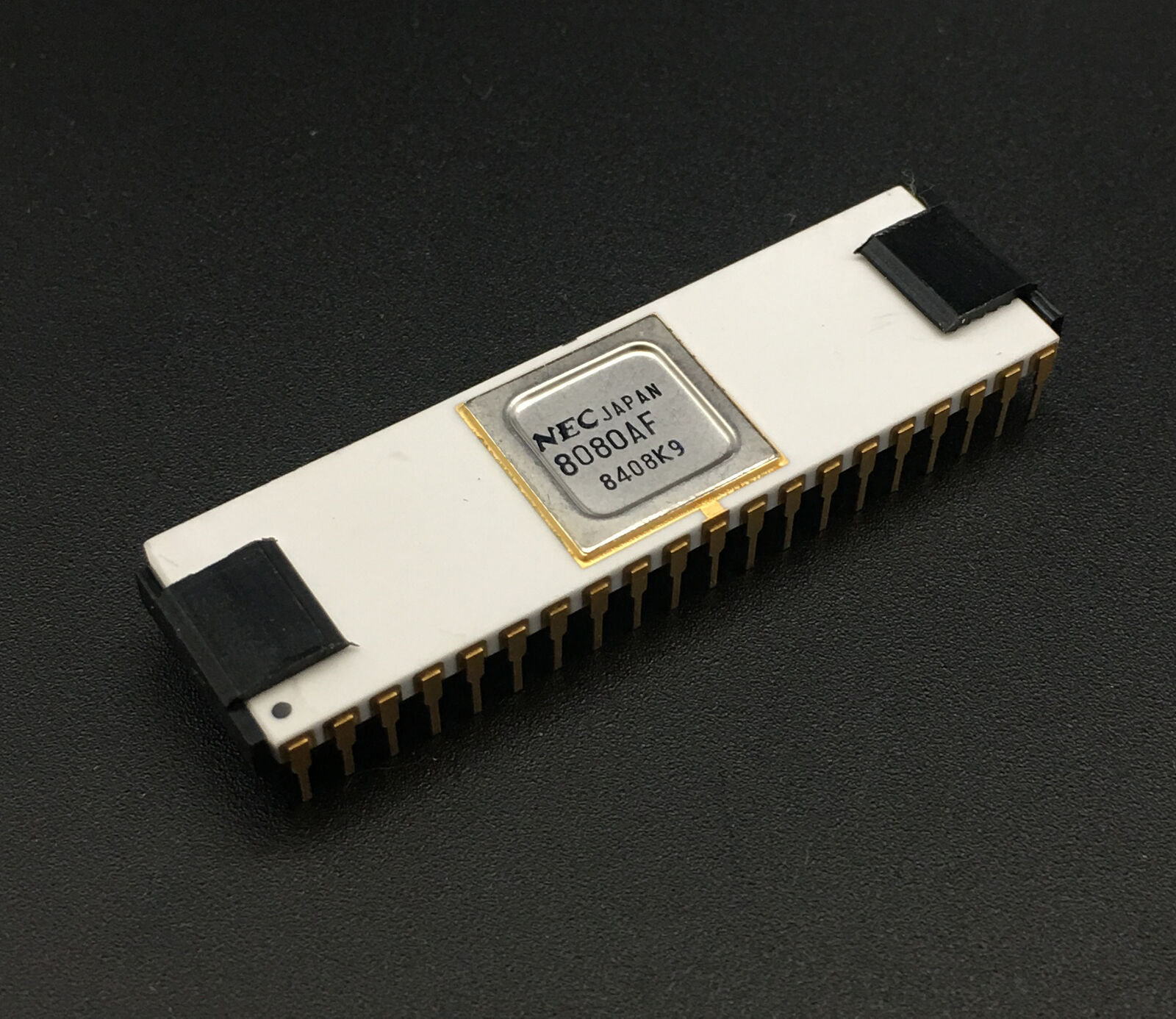 NEC 8080AF CPU White Ceramic DIP40 8bit Processor 2MHz Microprocessor NOS Tested