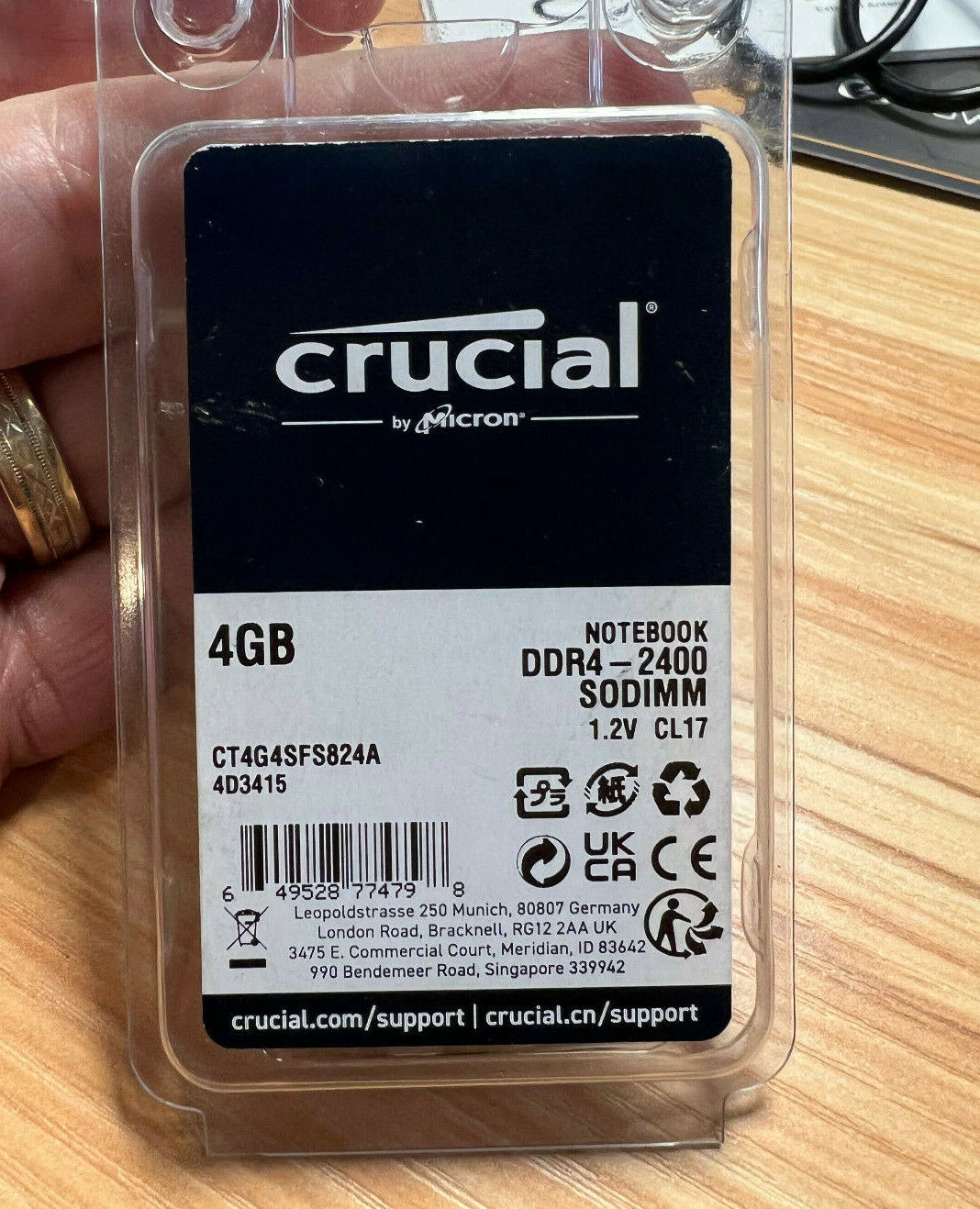 Crucial 4GB DDR4 Memory Module 1 X 4 GB 2400 MHz 