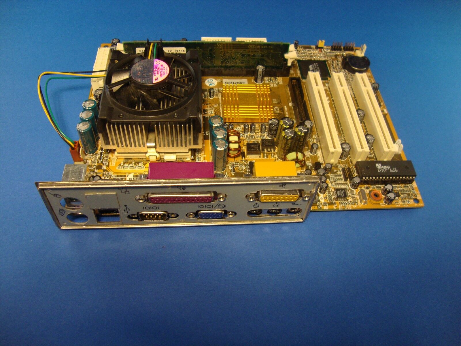 Azza XFX U601BS Socket 370 Motherboard + Intel PIII 1.0GHZ CPU + 256MB Ram 