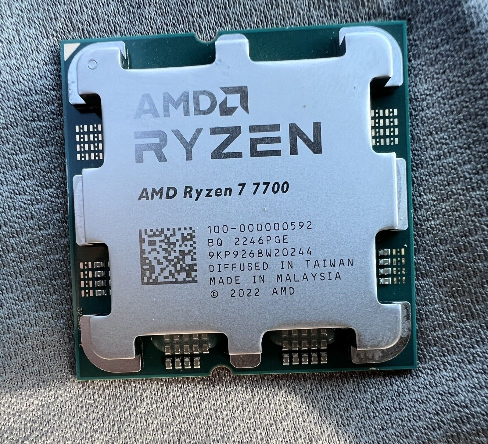 AMD Ryzen 7 7700 Processor (5.3 GHz, 8 Cores, Socket AM5) Boxed -...