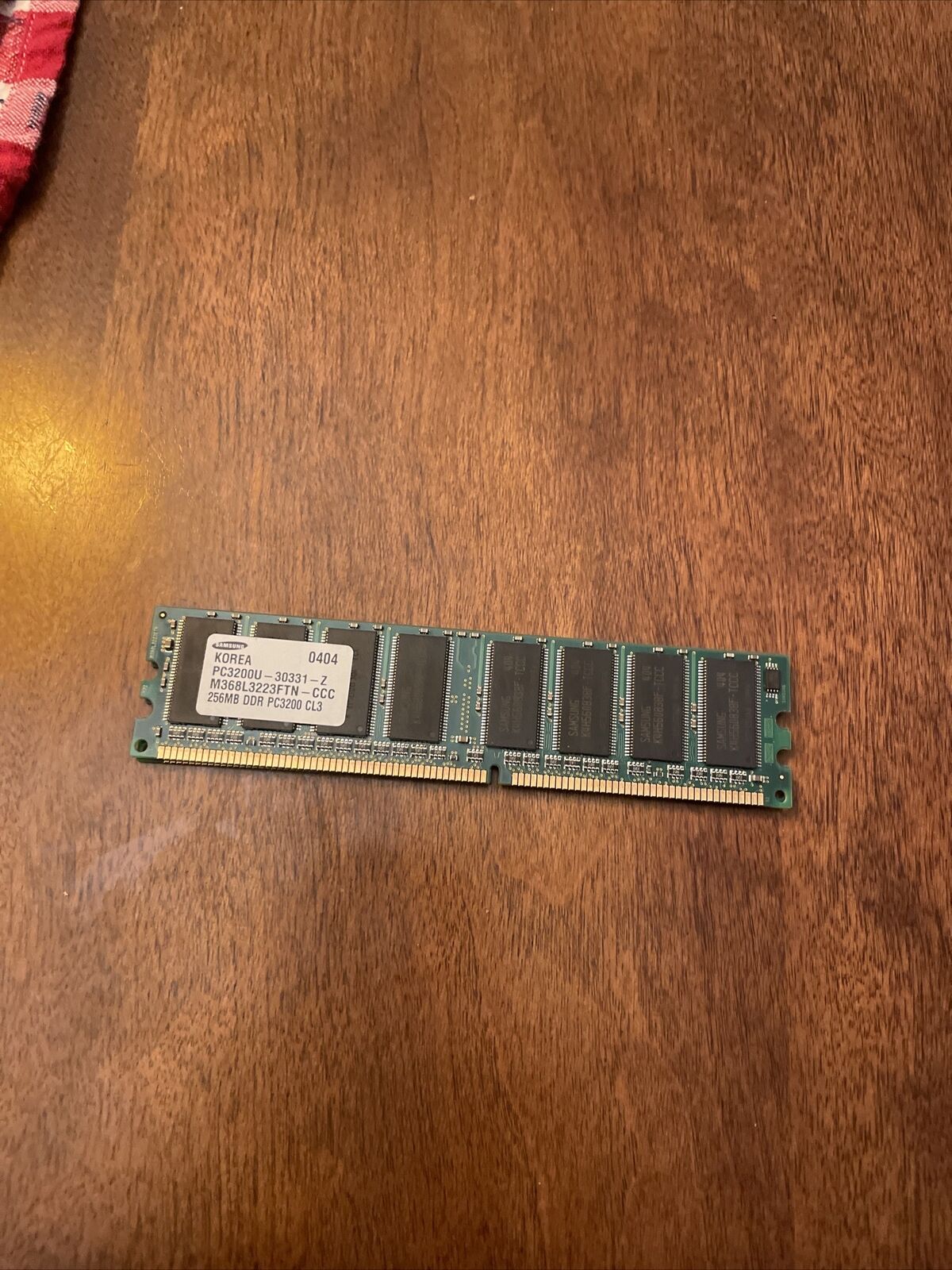 Samsung 256 MB DIMM 400 MHz DDR SDRAM Memory (M368L3223FTN-CCC)
