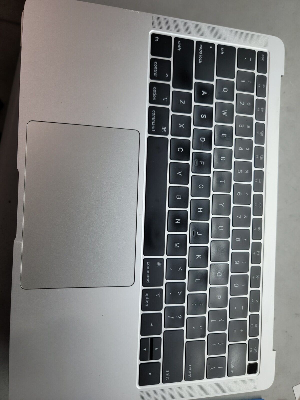 Macbook Air A1932 KEYBOARD , silver color, Grade A , nice
