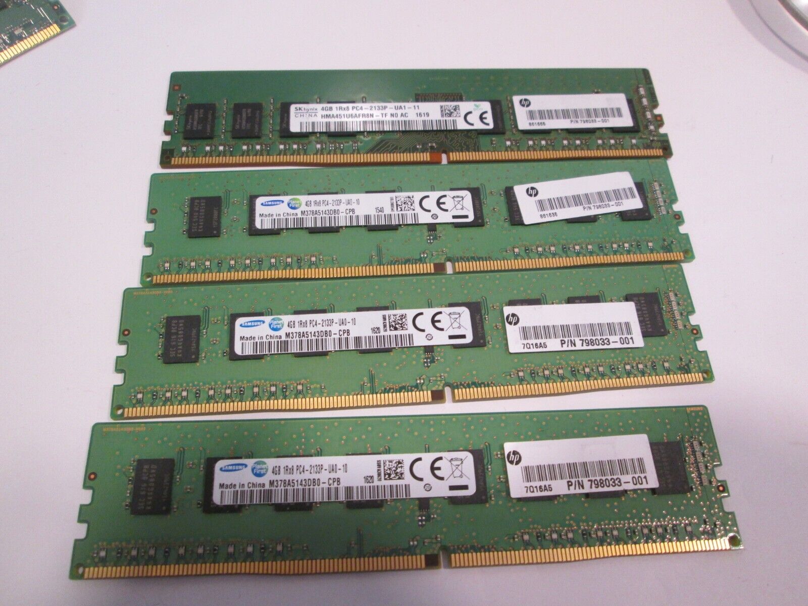 LOT OF 4 Desktop RAM 4GB DDR4 PC4 SAMSUNG only