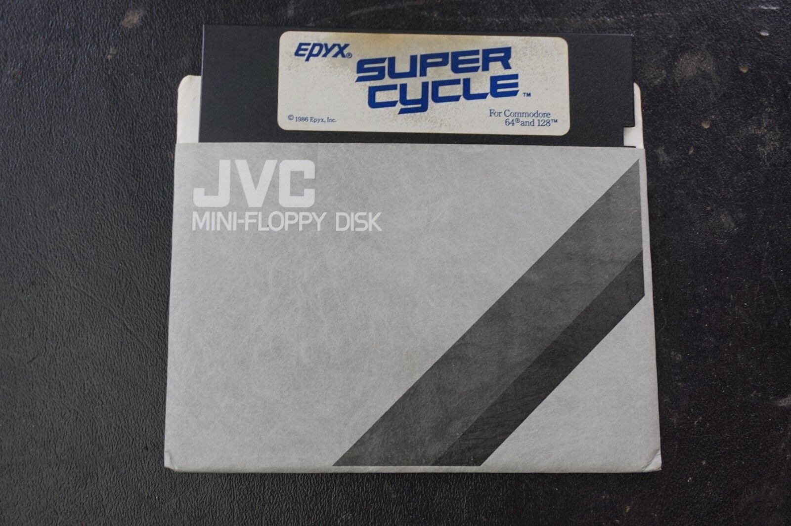 EPYX Super Cycle 5.25 Media Commodore 64 and 128