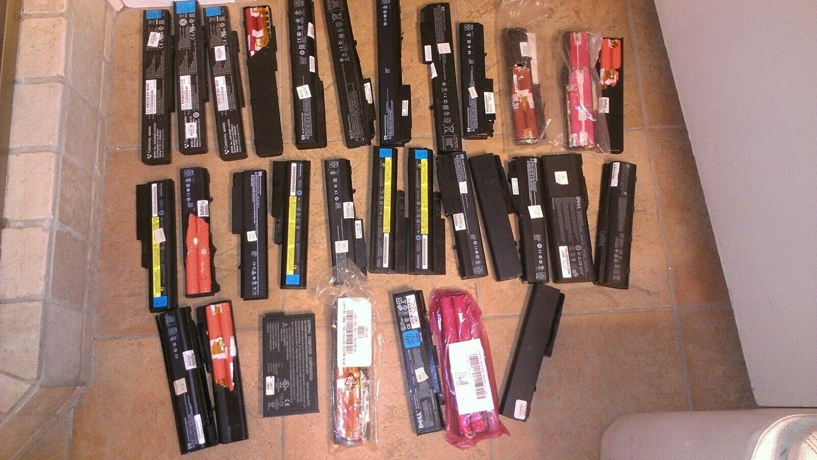 LOT 31 LAPTOP Batteries Dell Lenovo for cells extraction or parts see pictures