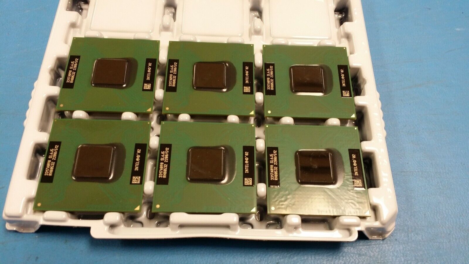Intel Pentium 4-M 2.2GHz (RH80532GC049512) Processor