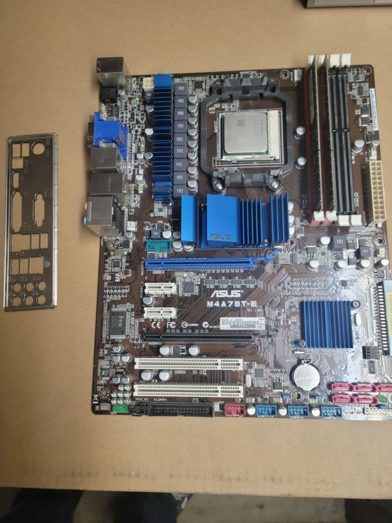 Asus M4A7BT-E Motherboard