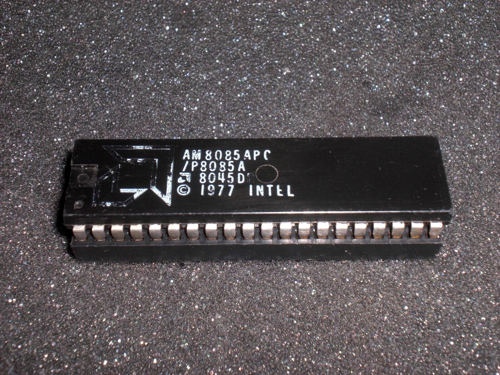 Vintage Intel AM8085APC P8085A Microprocessor 8045D 1977 Organ Synthesizer IC GC