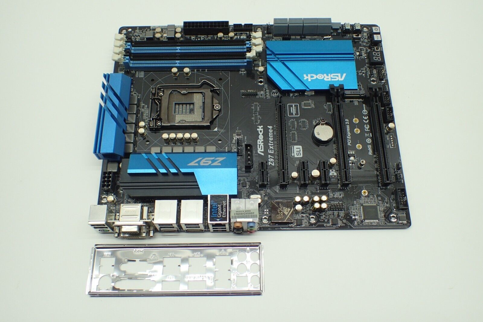 ASRock Z97 Extreme4 Motherboard ATX Intel Z97 LGA1150 DDR3 SATA3