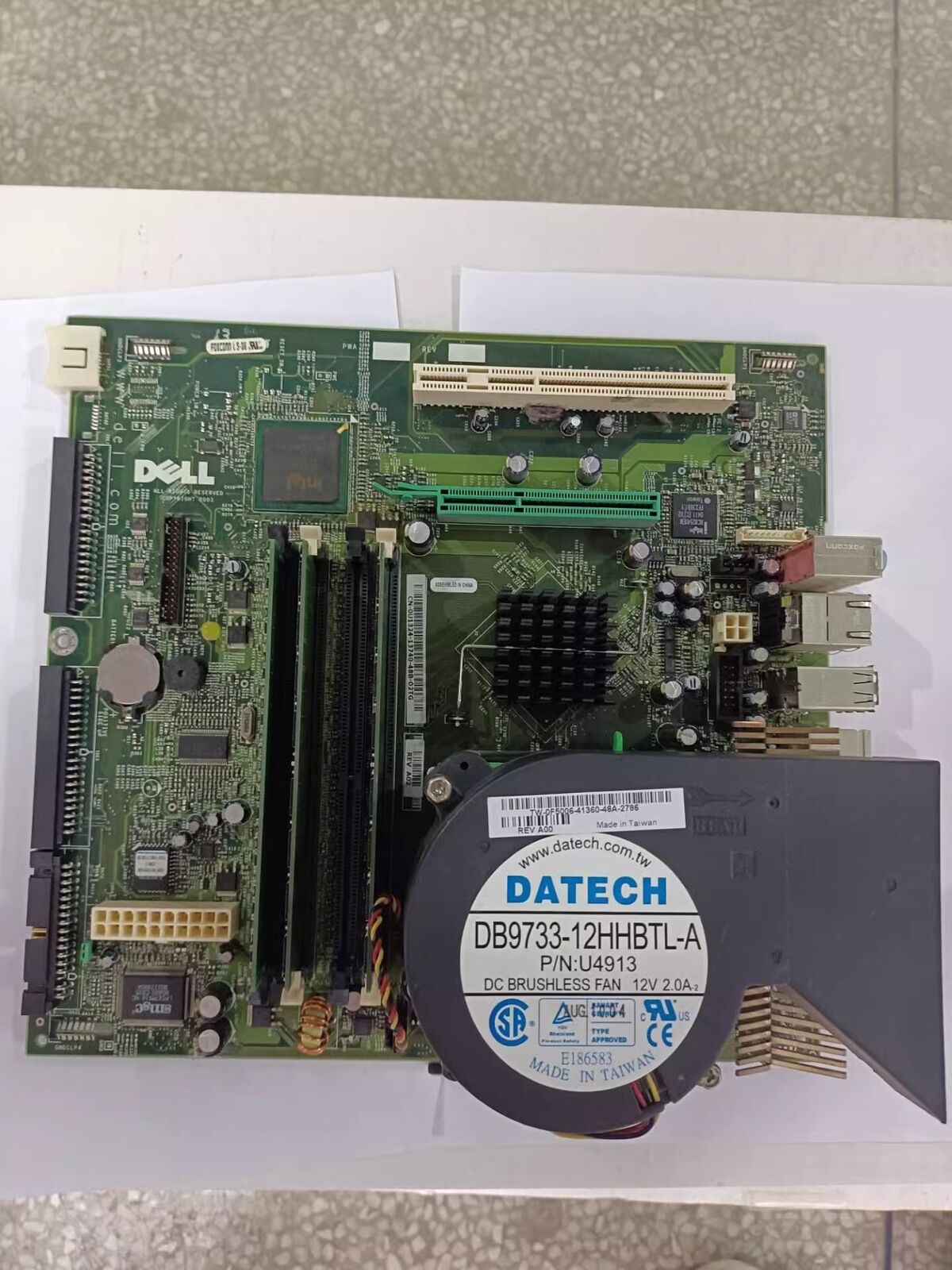 1pc used   Dell CN-0U1324 with CPU Fan Memory