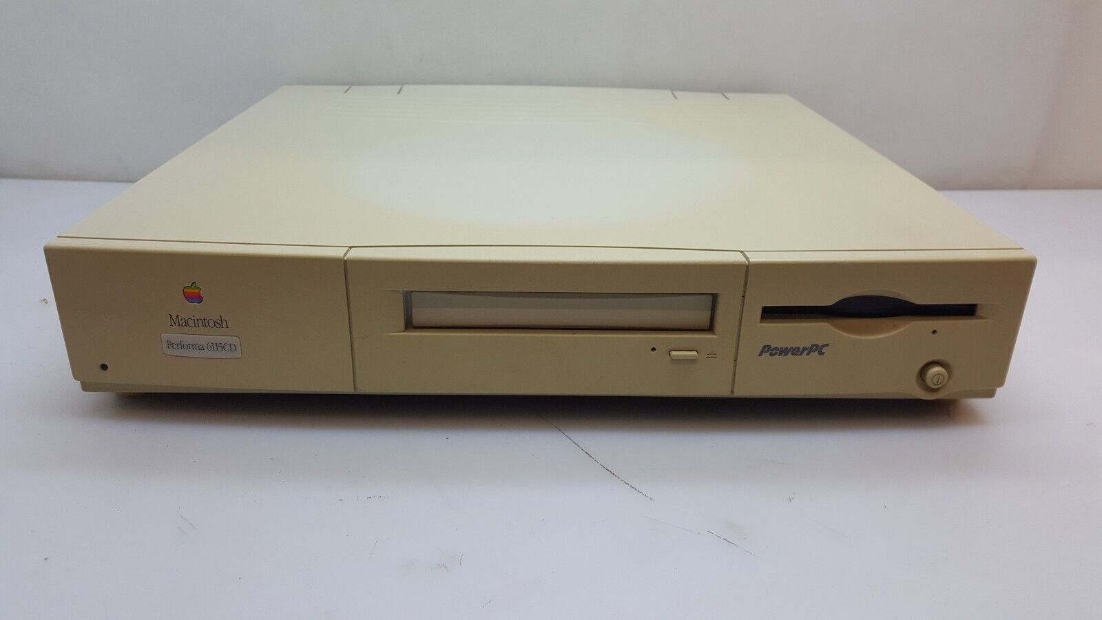 Vintage Apple Macintosh Performa 6115CD *READ* -K