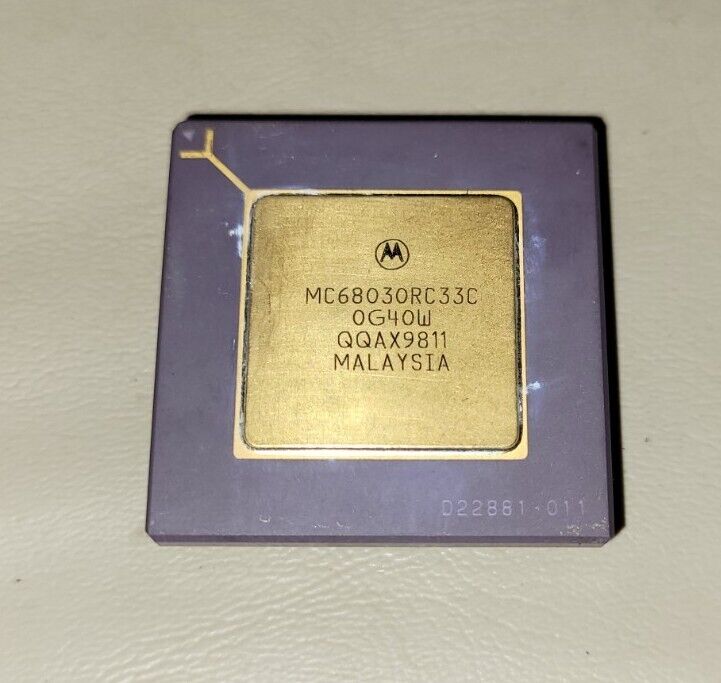 Motorola 68030 Rare Vintage COLLECTIBLE CPU (MC68030RC33C)