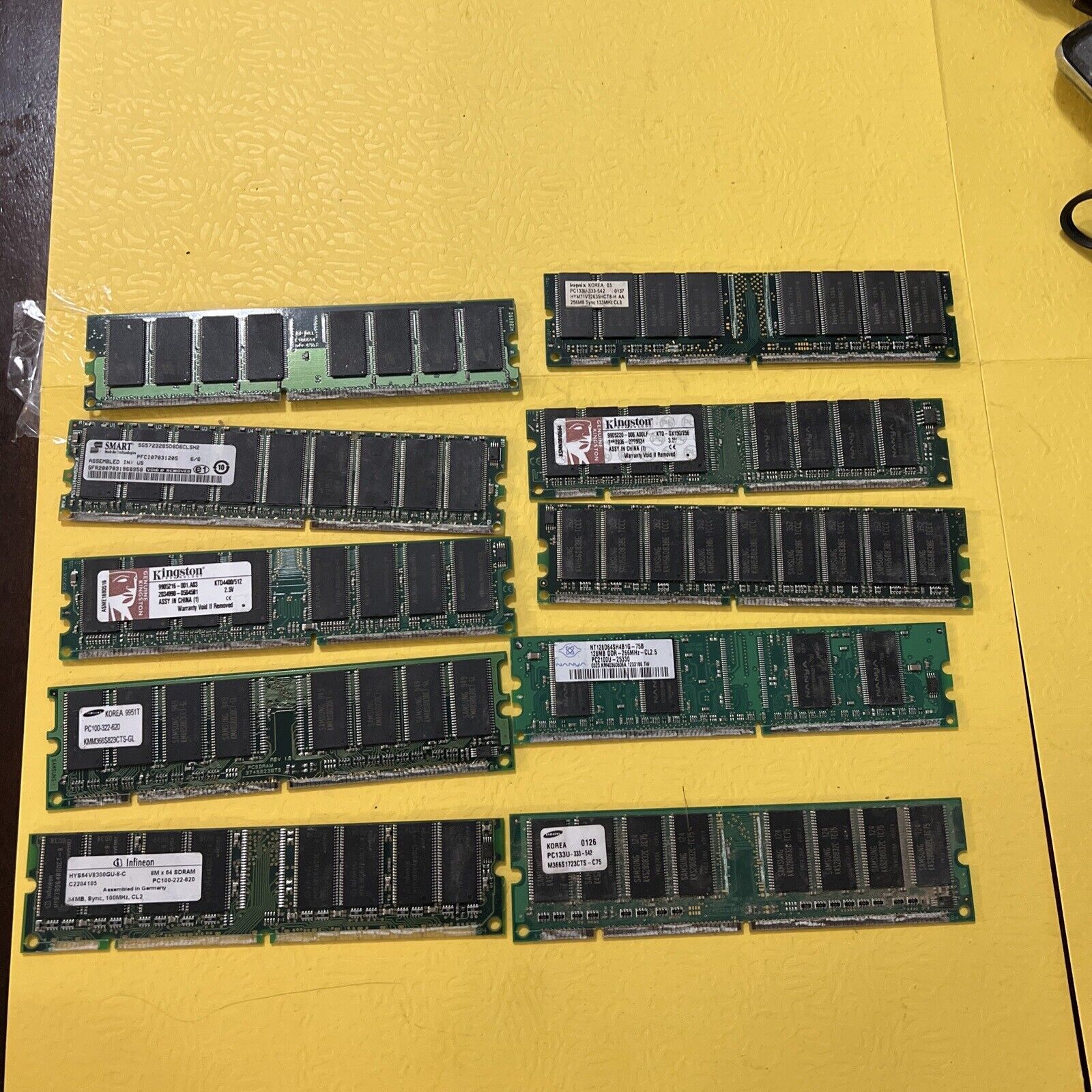 Lot Of 10 PC133 LOW DENSITY 512MB 64X8 512 MB PC 133 SDRAM Memory Not Tested