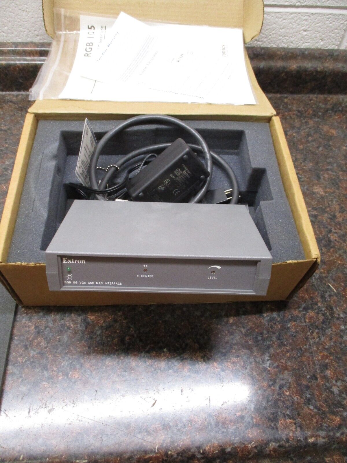 Extron Electronics RGB105 w/ Power Supply and CPU/PWR Input 