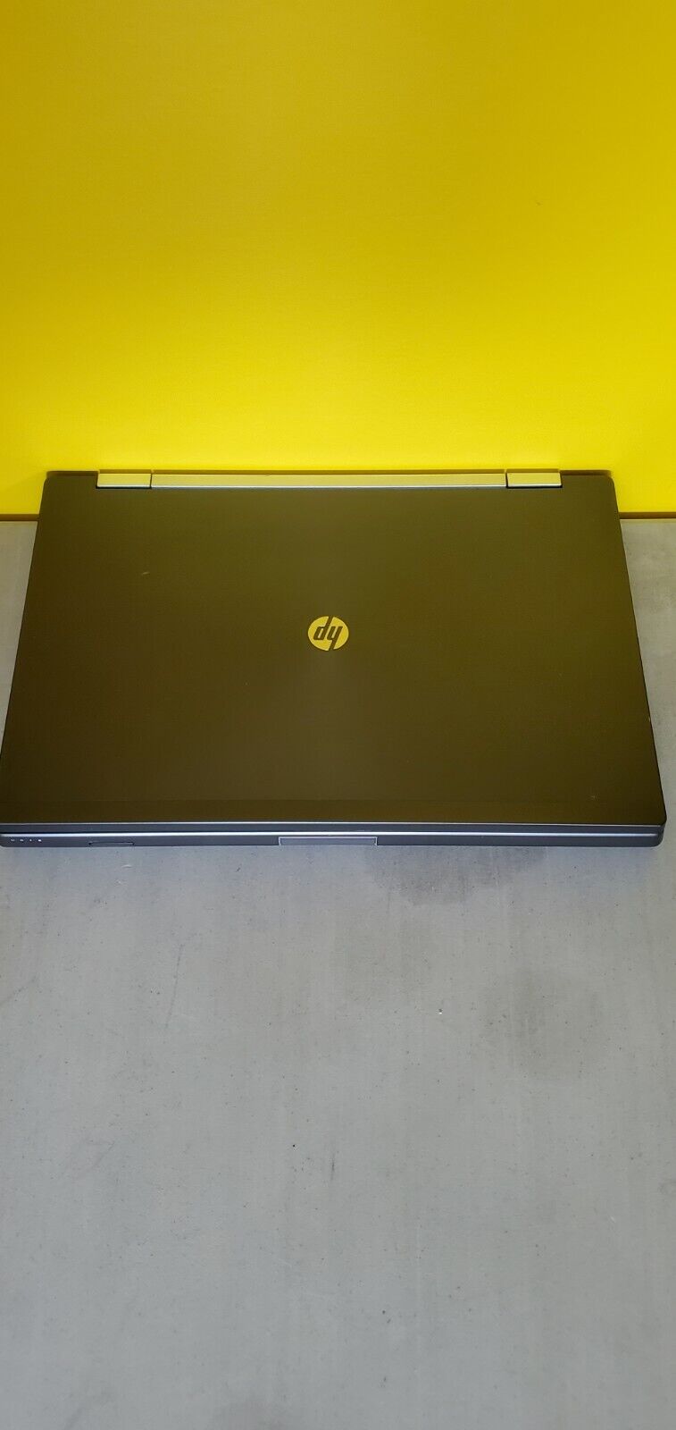 HP EliteBook 8560w  I7core Windows7 No Power Cord PARTS ONLY