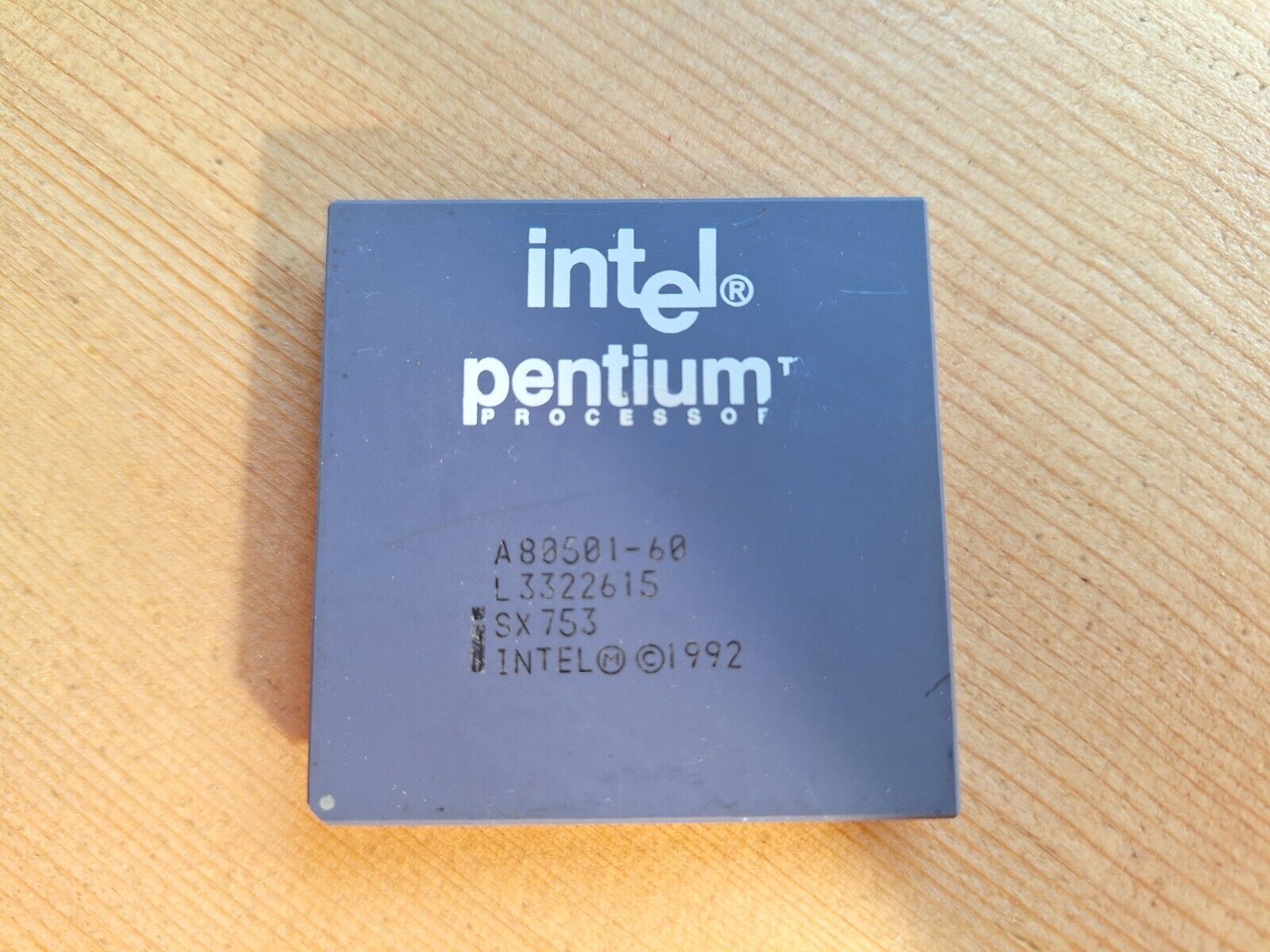 Intel Pentium 60 A80501-60 SX753 very rare FDIV bug vintage CPU GOLD