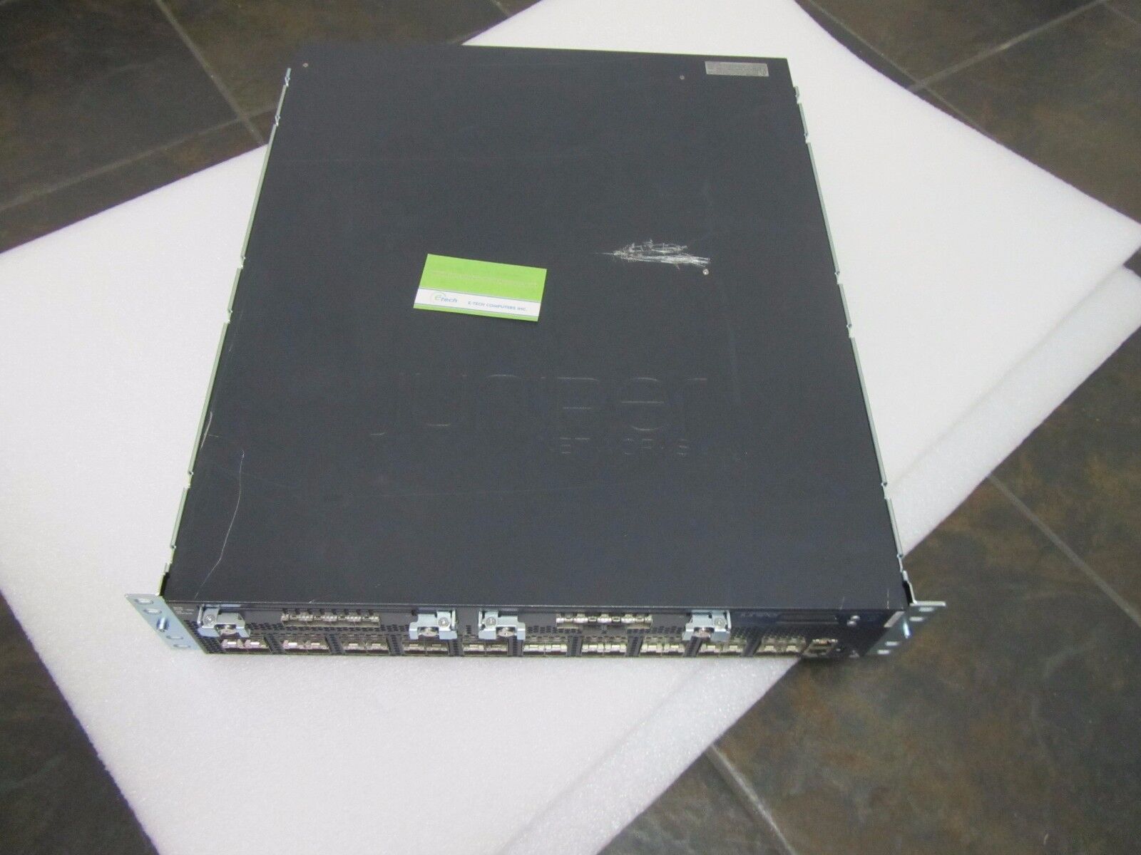 0719HD3 0719420 IBM Juniper EX4500-40F-VC1-BF 40-Port 1/10G+ 8x 10G SFP+ 81Y8265