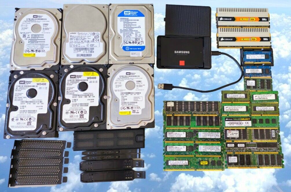 (6) Western Digital/Hitachi/Samsung Internal Desktop Hard Drives + Memory Cards