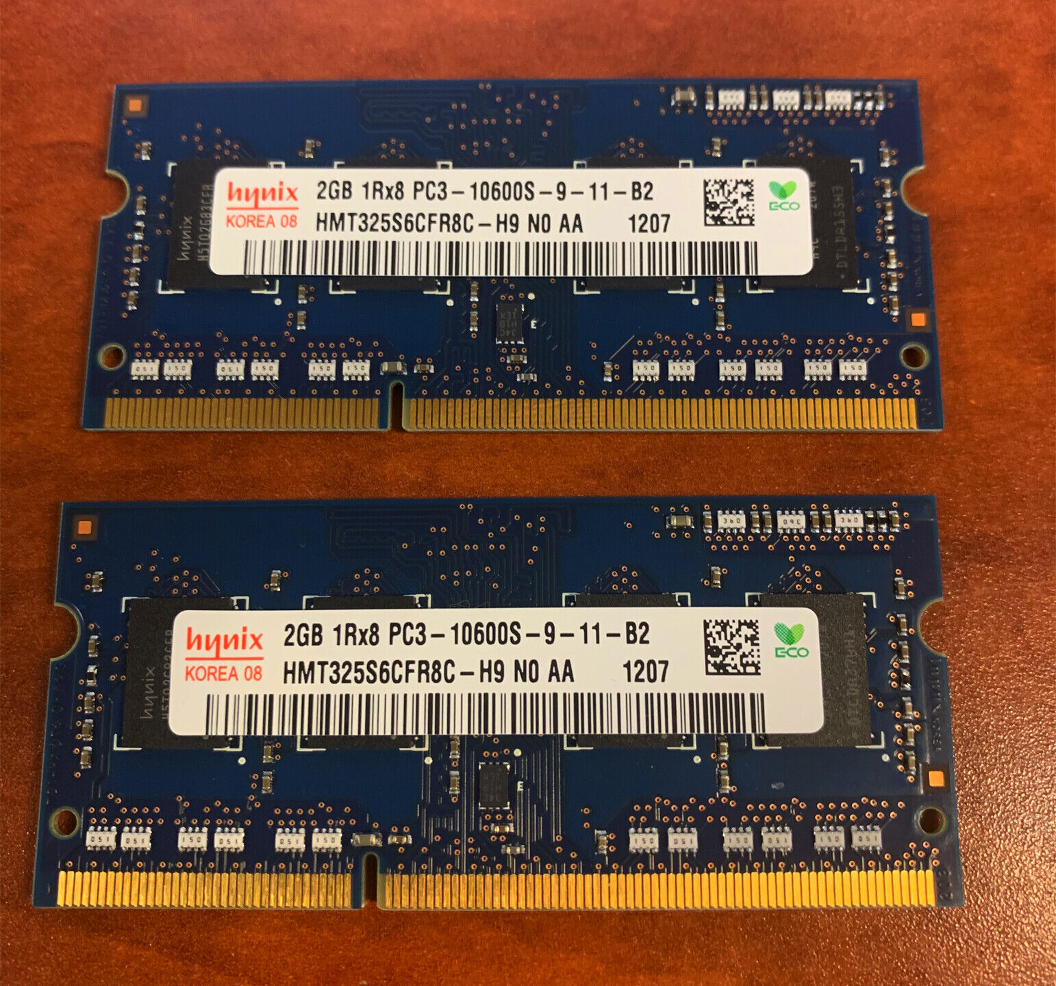 Hynix 4GB (2x2GB) 1Rx8 PC3-10600S RAM Memory MacBook / iMac