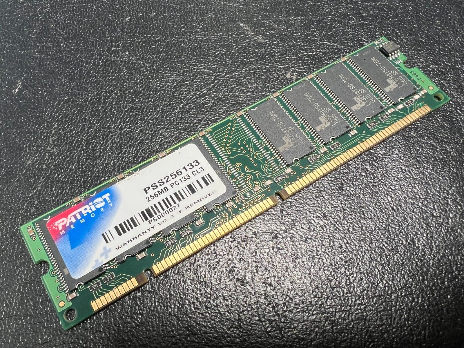 PATRIOT PSS256133 256MB SDRAM PC133 CL3 DESKTOP RAM MEMORY