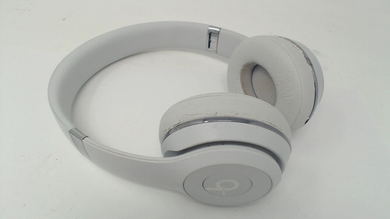 Beats Solo 3 Wireless A1796 Headphones Matte Silver PEELING EARPADS/SCRATCH